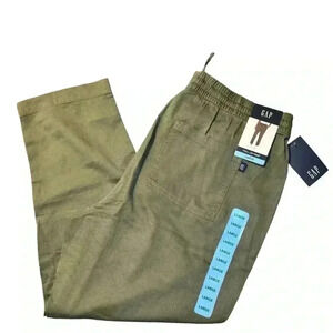 NWT - GAP lightweight pull-on pants.  Color is Grapeleaf.  Size Large